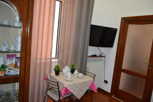 Zweizimmerwohnung in Via Toledo 257, Napoli - Foto 1