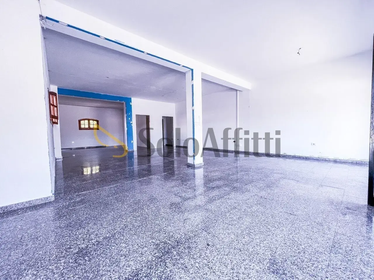 Negozio in Via Imperia 149, Olbia, {3} - Foto 1