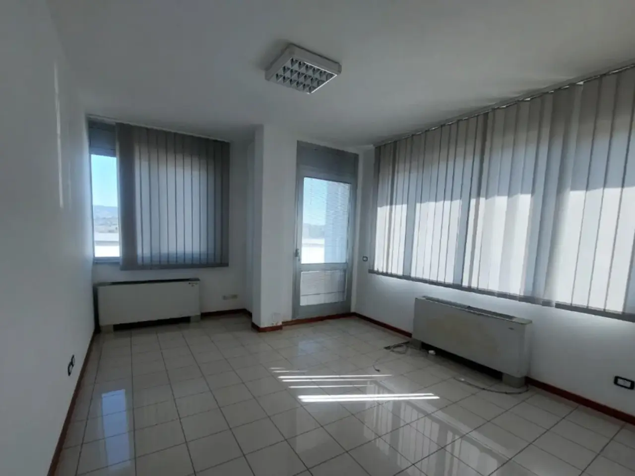 Ufficio in Via Achille Grandi, N. 10, Osimo, {3} - Foto 1