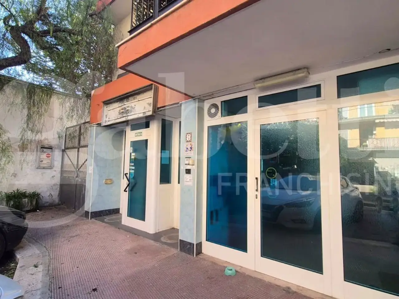 Negozio in Via Effrem Datto, Bari, {3} - Foto 1