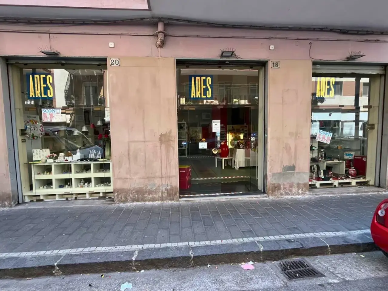 Negozio in Via Sichelmanno 16, Salerno, {3} - Foto 1