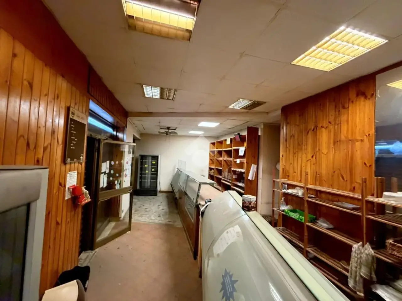 Negozio in Viale della Venezia Giulia, Roma, {3} - Foto 1
