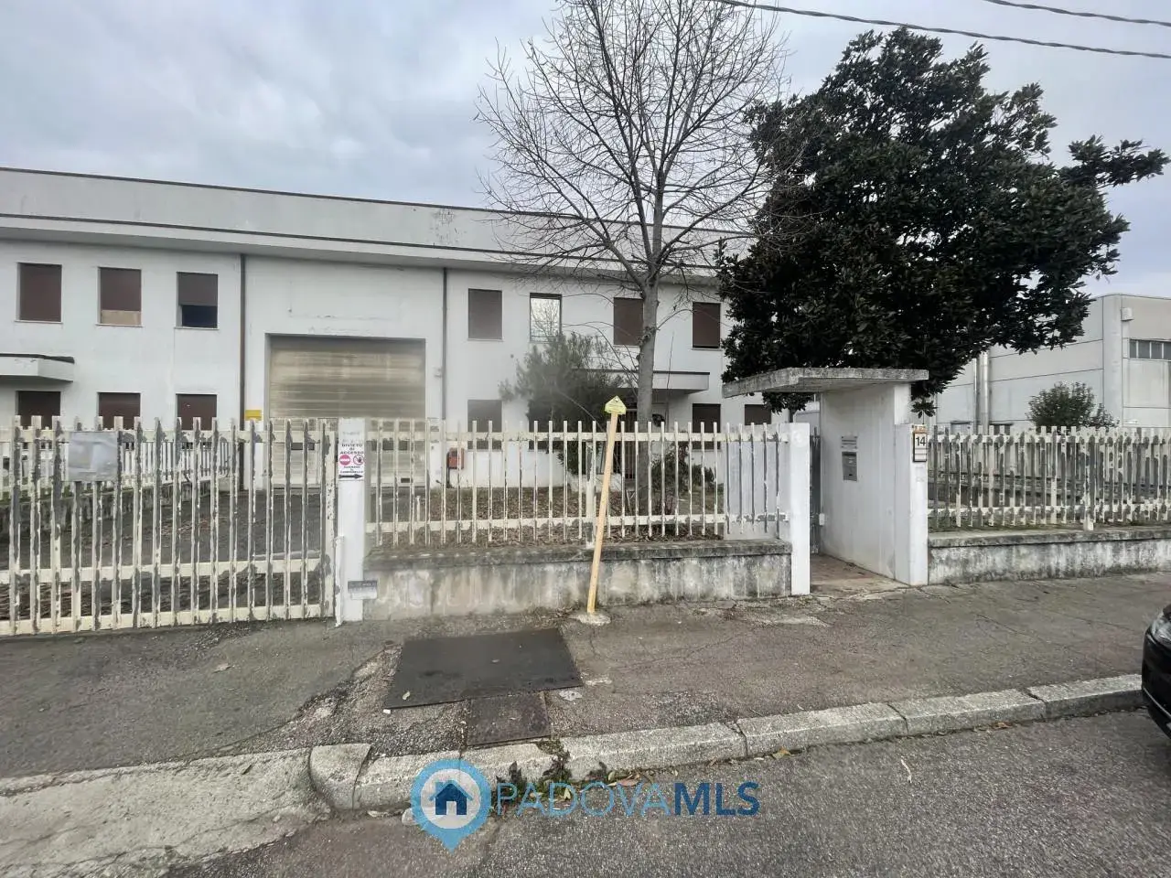 Capannone in Via Alcide De Gasperi, 14, Saccolongo, {3} - Foto 1