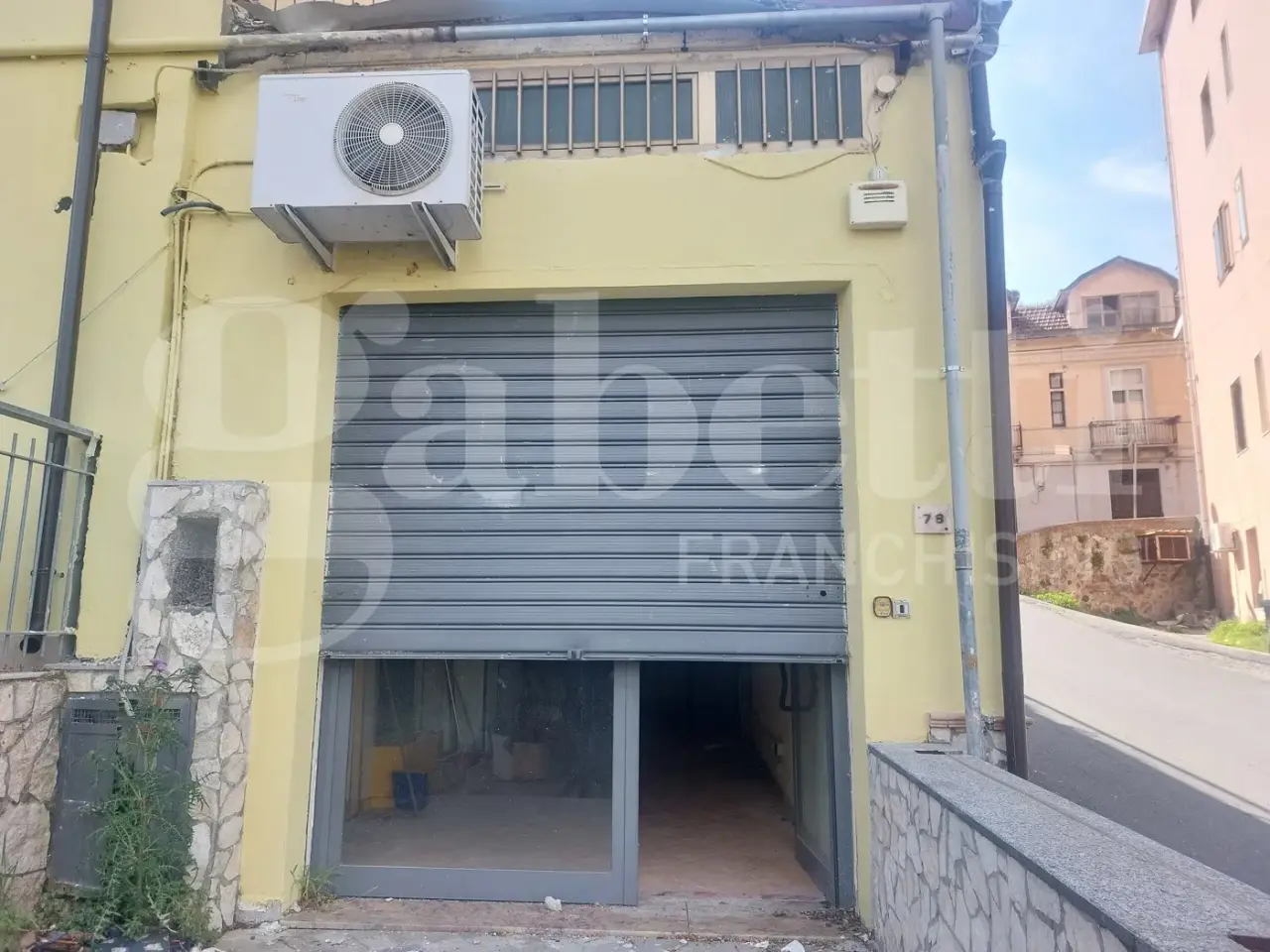 Negozio in Via Antonio Genovesi 1, Catanzaro, {3} - Foto 2