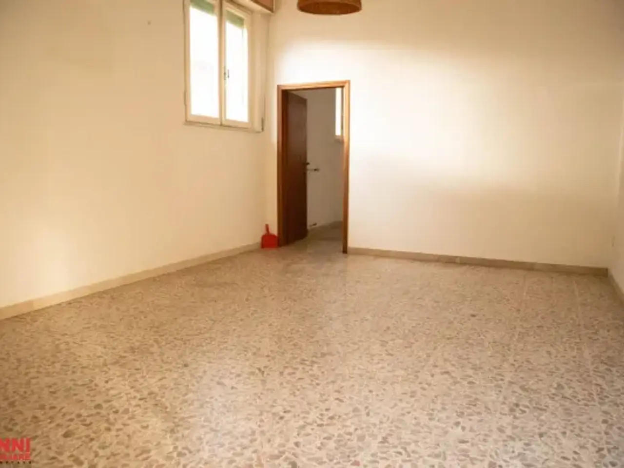 Negozio in Corso Giacomo Matteotti 220, Cecina, {3} - Foto 1