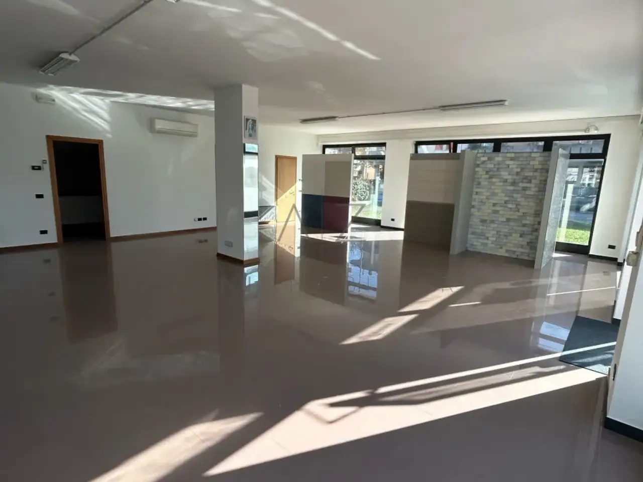Negozio in Via Piave, Castello Di Godego, {3} - Foto 1