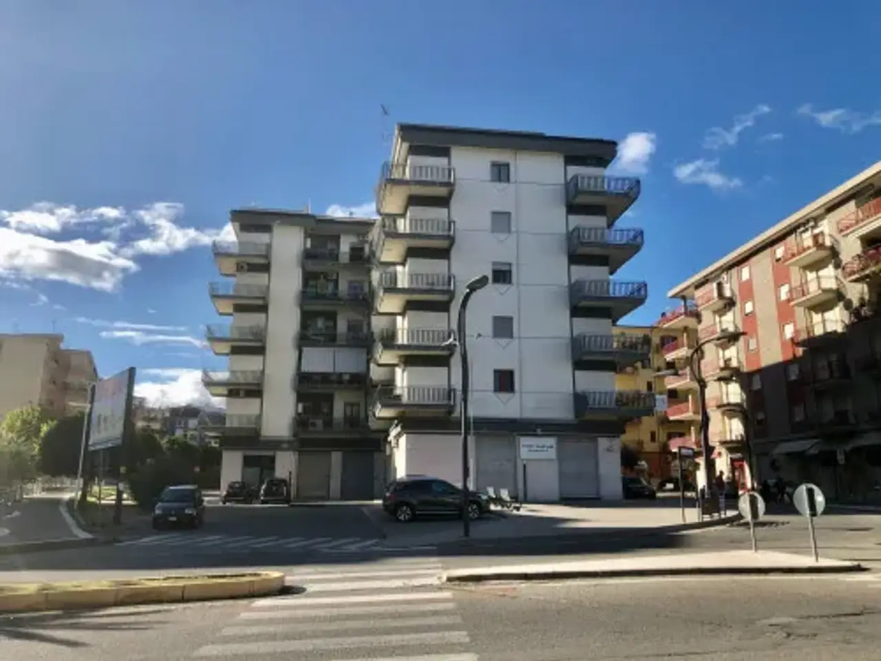 Locale commerciale in Corigliano-Rossano - Via Paramati, Corigliano-Rossano, {3} - Foto 1