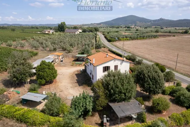 Country house or cottage in Strada Valmarina, Capalbio - Photo 1