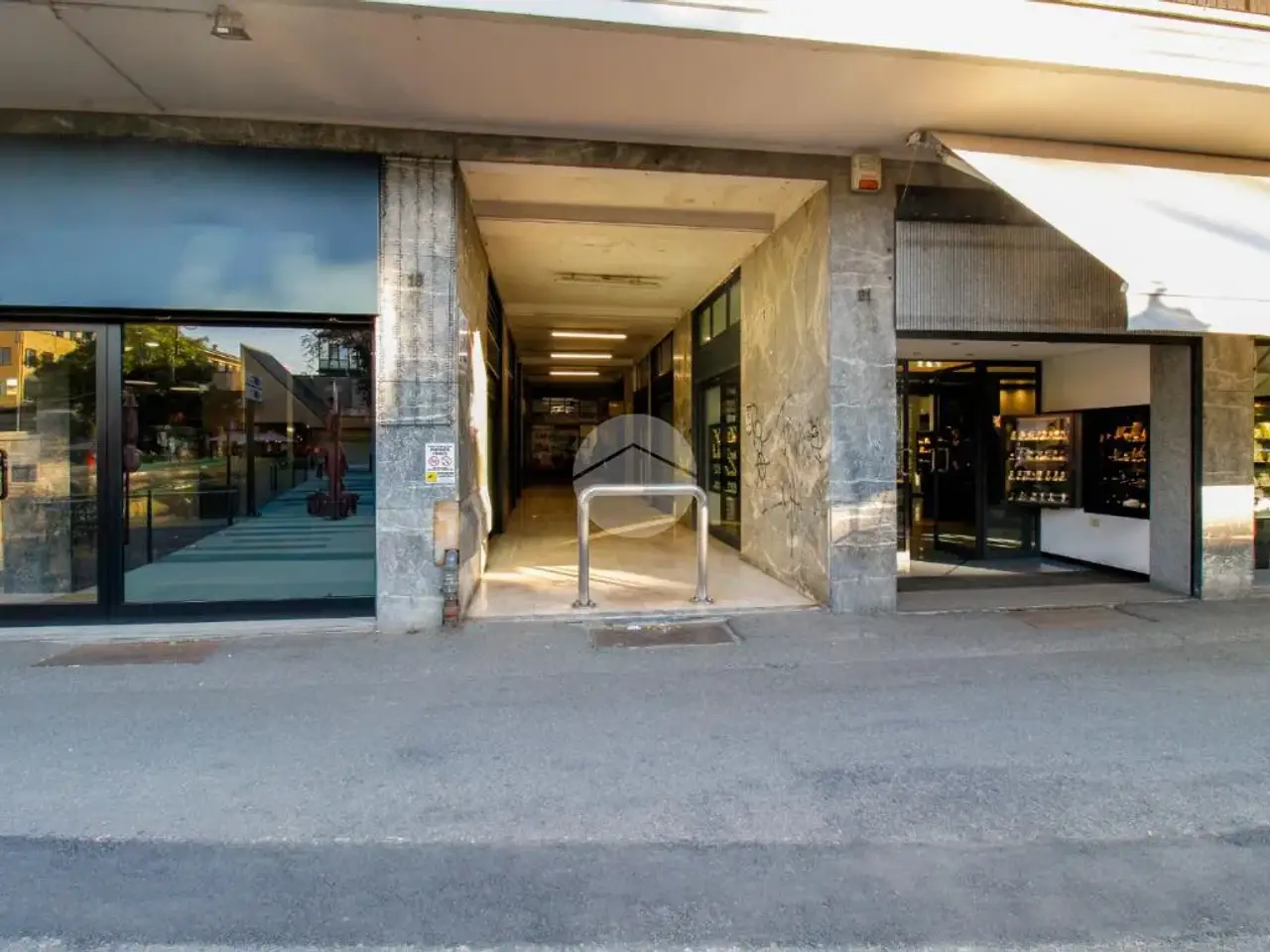 Negozio in Viale Repubblica 21, Crema, {3} - Foto 1