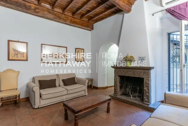 4-room flat in Piazza Farnese, Roma - Photo 1