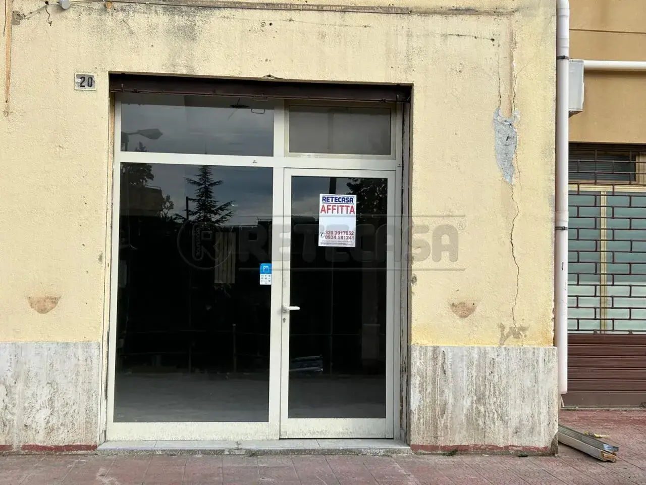 Palazzina commerciale in Via Filippo Paladini 20, Caltanissetta, {3} - Foto 2