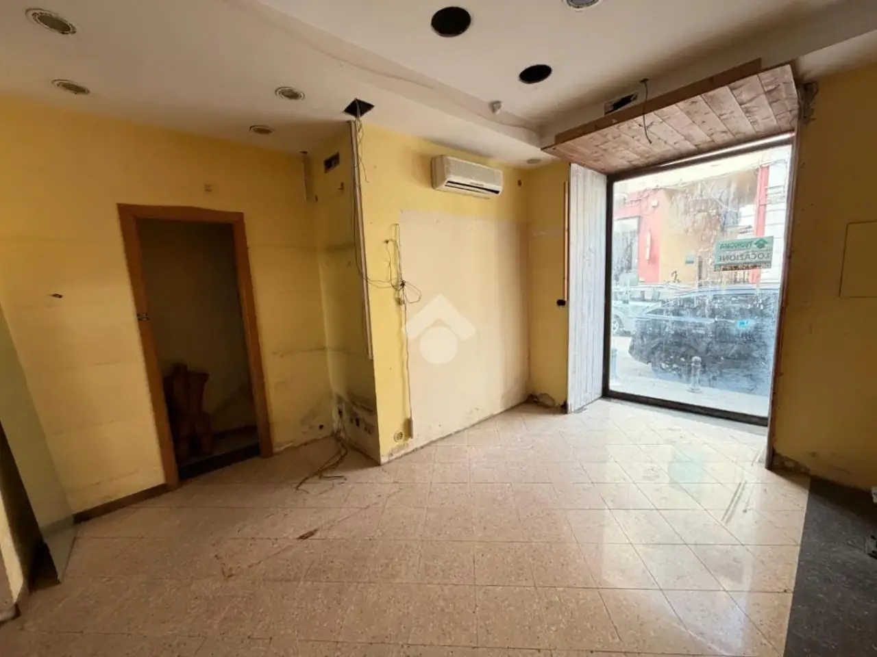 Negozio in Via Vincenzo Merolla 31, Marano Di Napoli, {3} - Foto 1