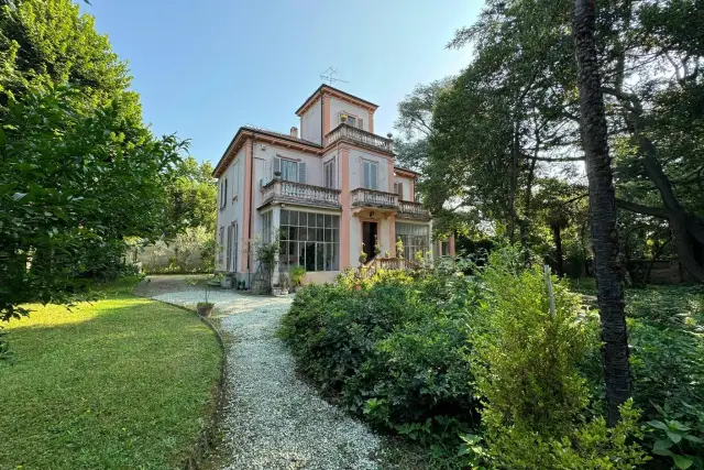 Mansion in {3}, Viale Roberto Simondetti 3 - Photo 1