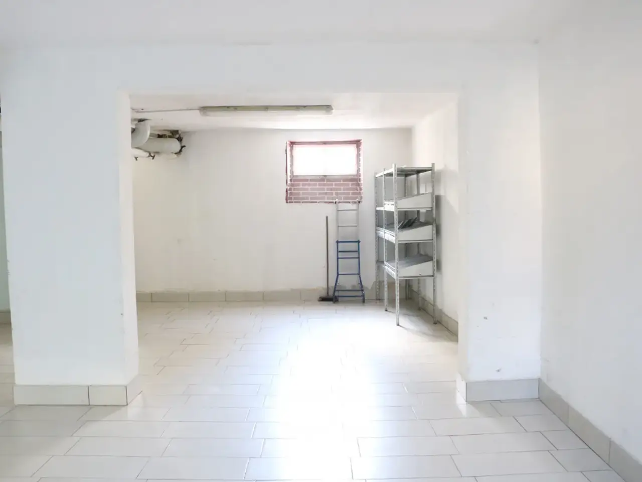 Magazzino in Via Bassano del Grappa - Bassano-del-Grappa-StraßE, Bolzano, {3} - Foto 1