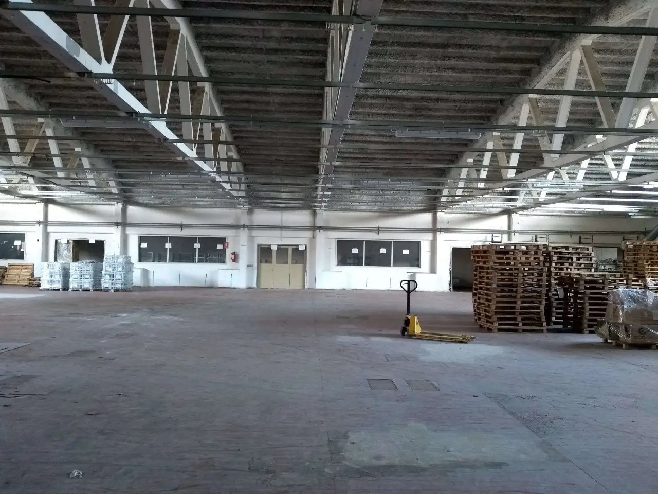 Palazzina commerciale in , Fermo, {3} - Foto 1