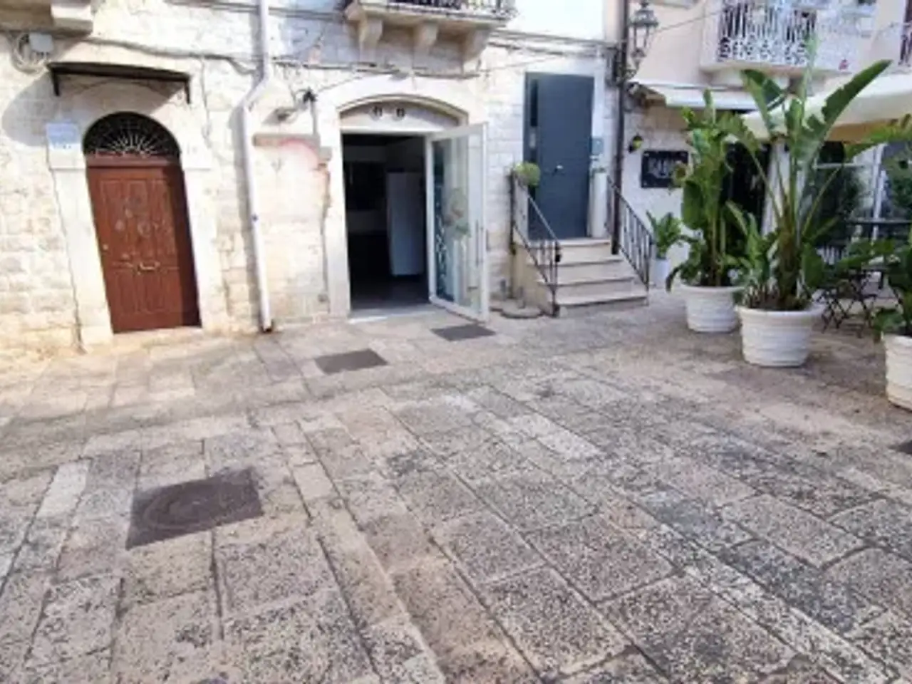 Negozio in Piazza Campo dei Longobardi, Trani, {3} - Foto 2