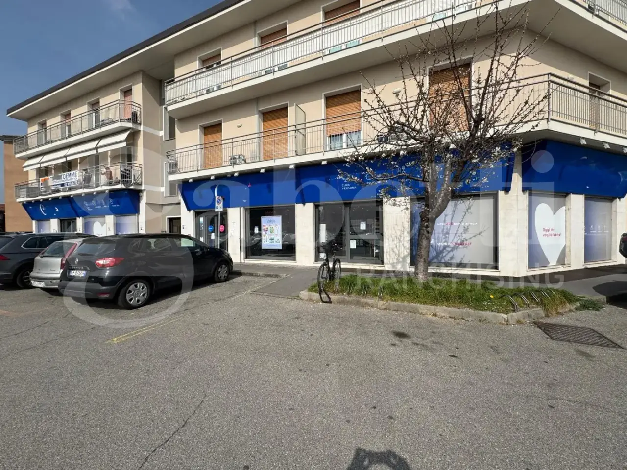 Negozio in Viale I Maggio 1, Garbagnate Milanese, {3} - Foto 1