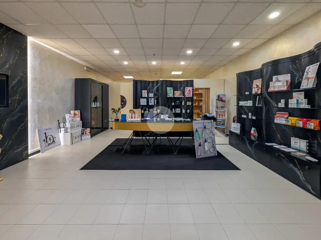 Negozio in Via Giuseppe Mazzini 109, Castiglione Delle Stiviere, {3} - Foto 2