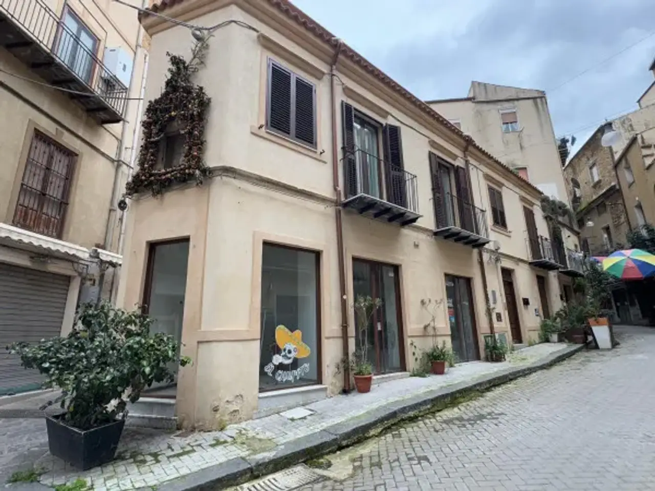 Negozio in Via Consuntore Benintendi 17, Caltanissetta, {3} - Foto 1