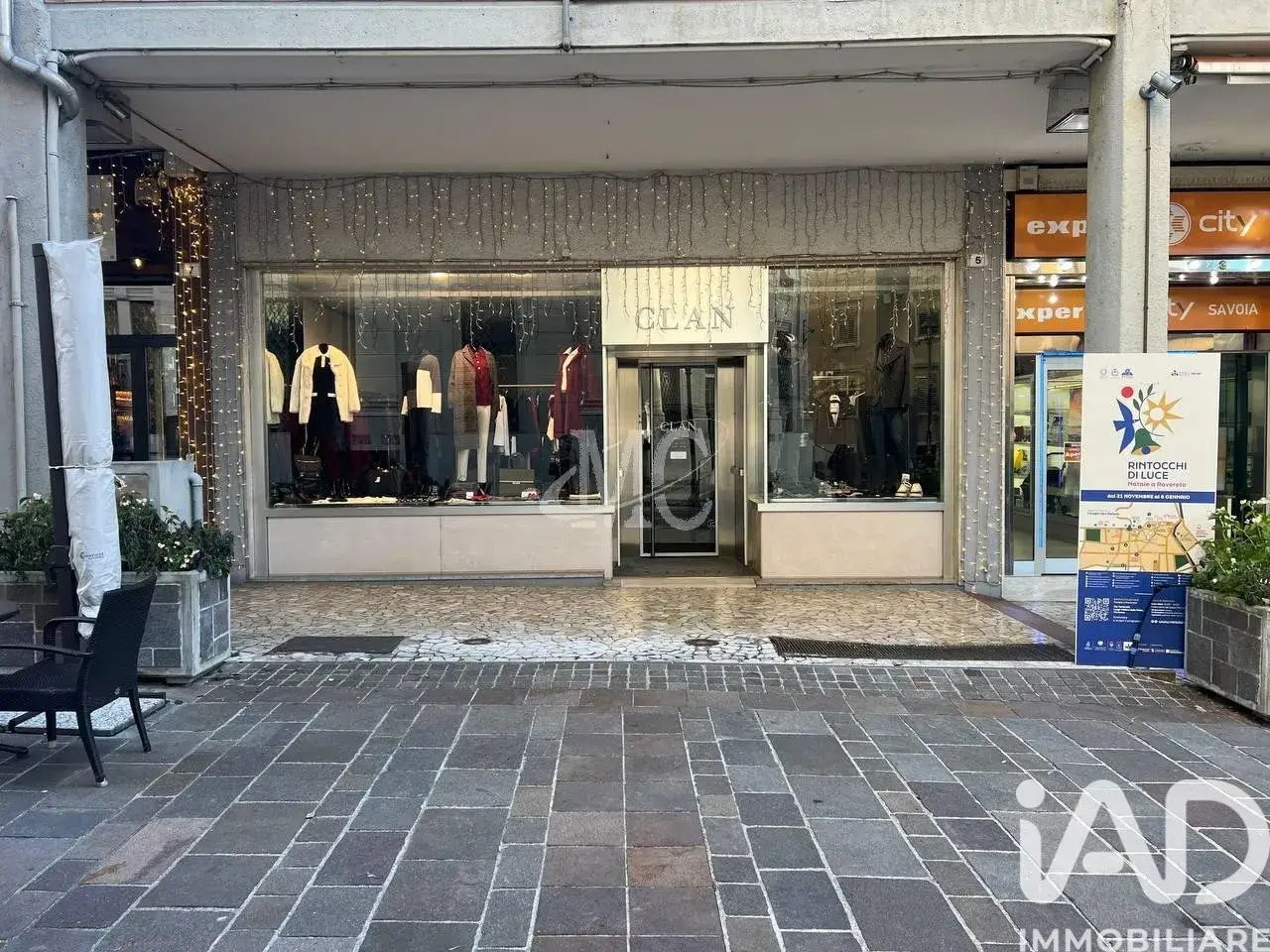 Negozio in Via Giovanna Maria della Croce 5, Rovereto, {3} - Foto 2