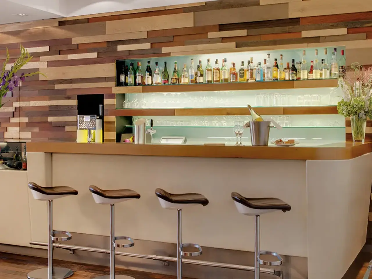 Bar in Piazza Guglielmo Marconi, Jesolo, {3} - Foto 1