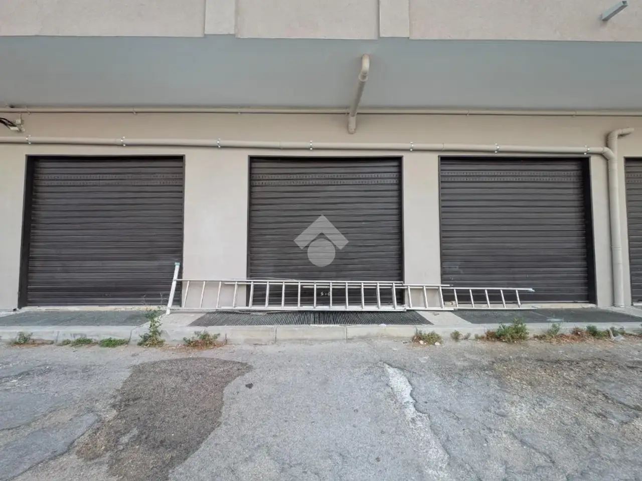 Magazzino in Viale Abramo Lincoln 311, Caserta, {3} - Foto 1