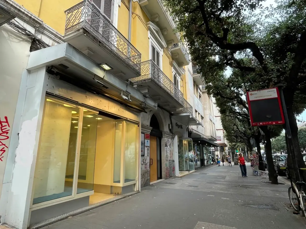 Negozio in Cavour 157, Bari, {3} - Foto 1