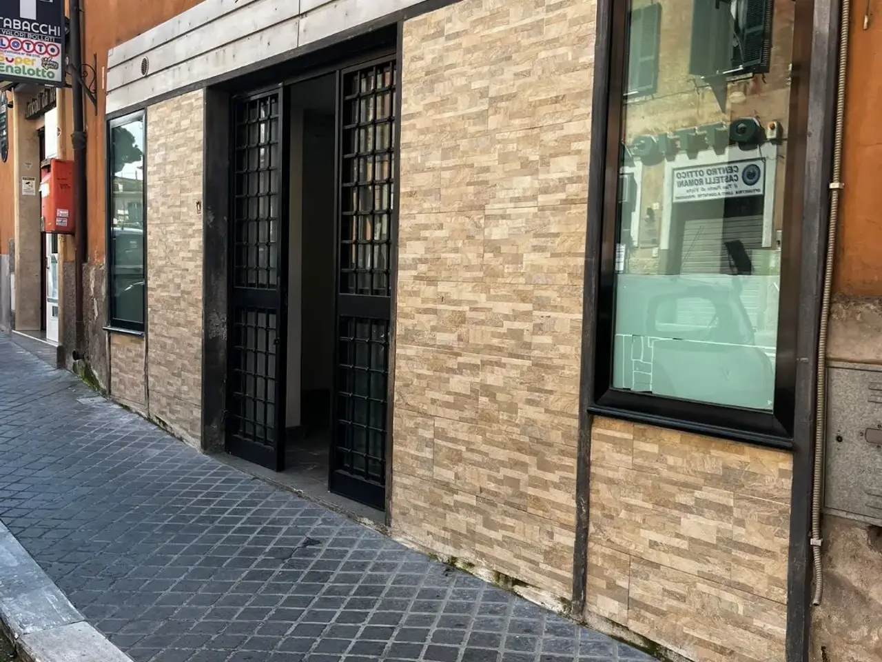 Esercizio commerciale in Via Leandro Ciuffa, Montecompatri, {3} - Foto 1