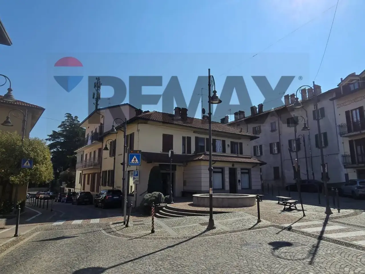 Esercizio commerciale in Piazza Italia 1, Veduggio Con Colzano, {3} - Foto 1