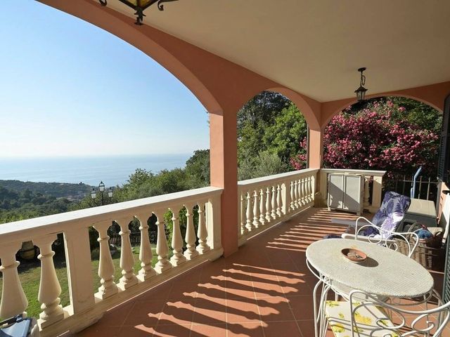 Mansion in Strada Cavia-Castellaro 61, Alassio - Photo 1