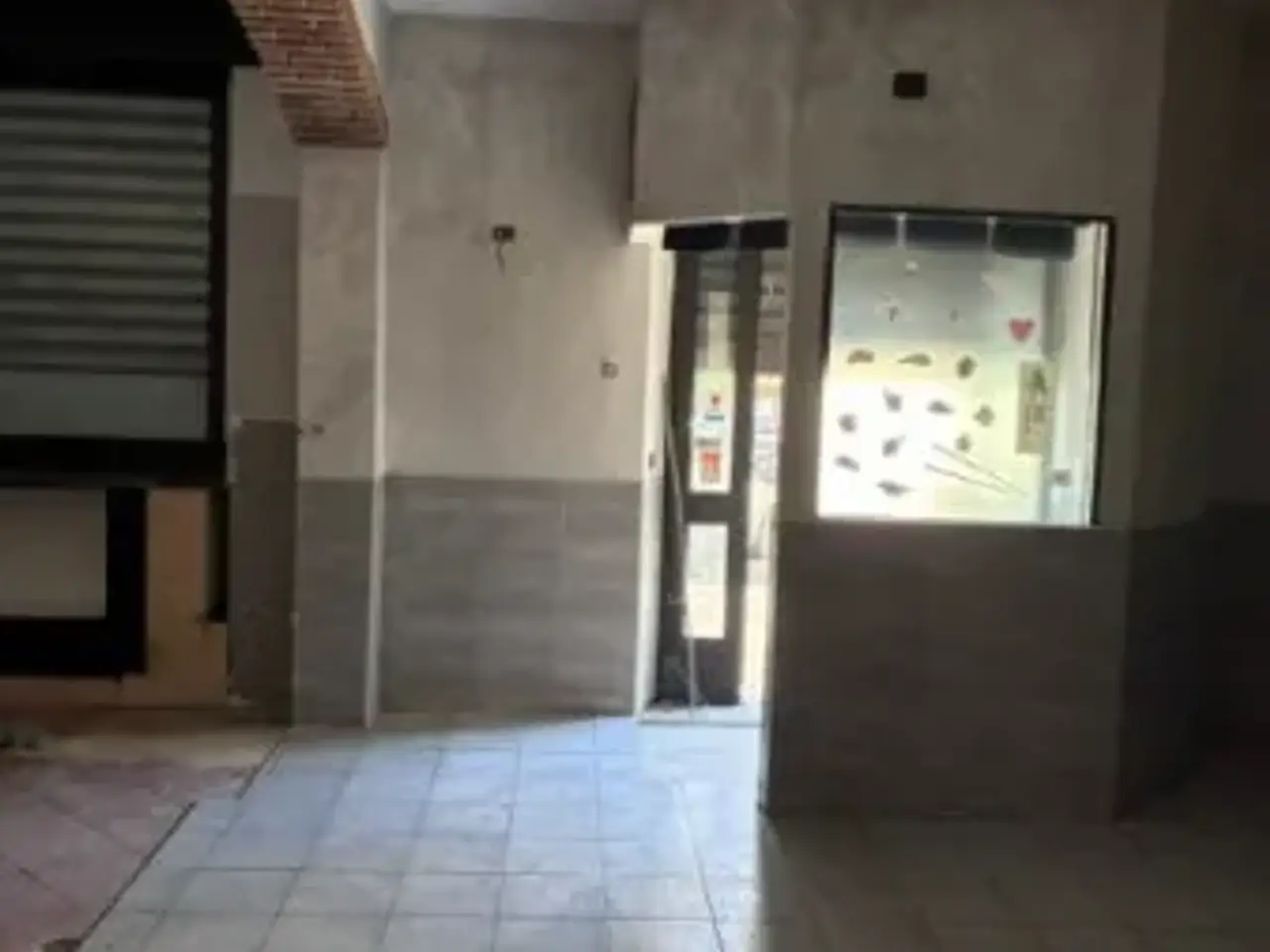Negozio in Piazza Tito Speri, Tortona, {3} - Foto 2