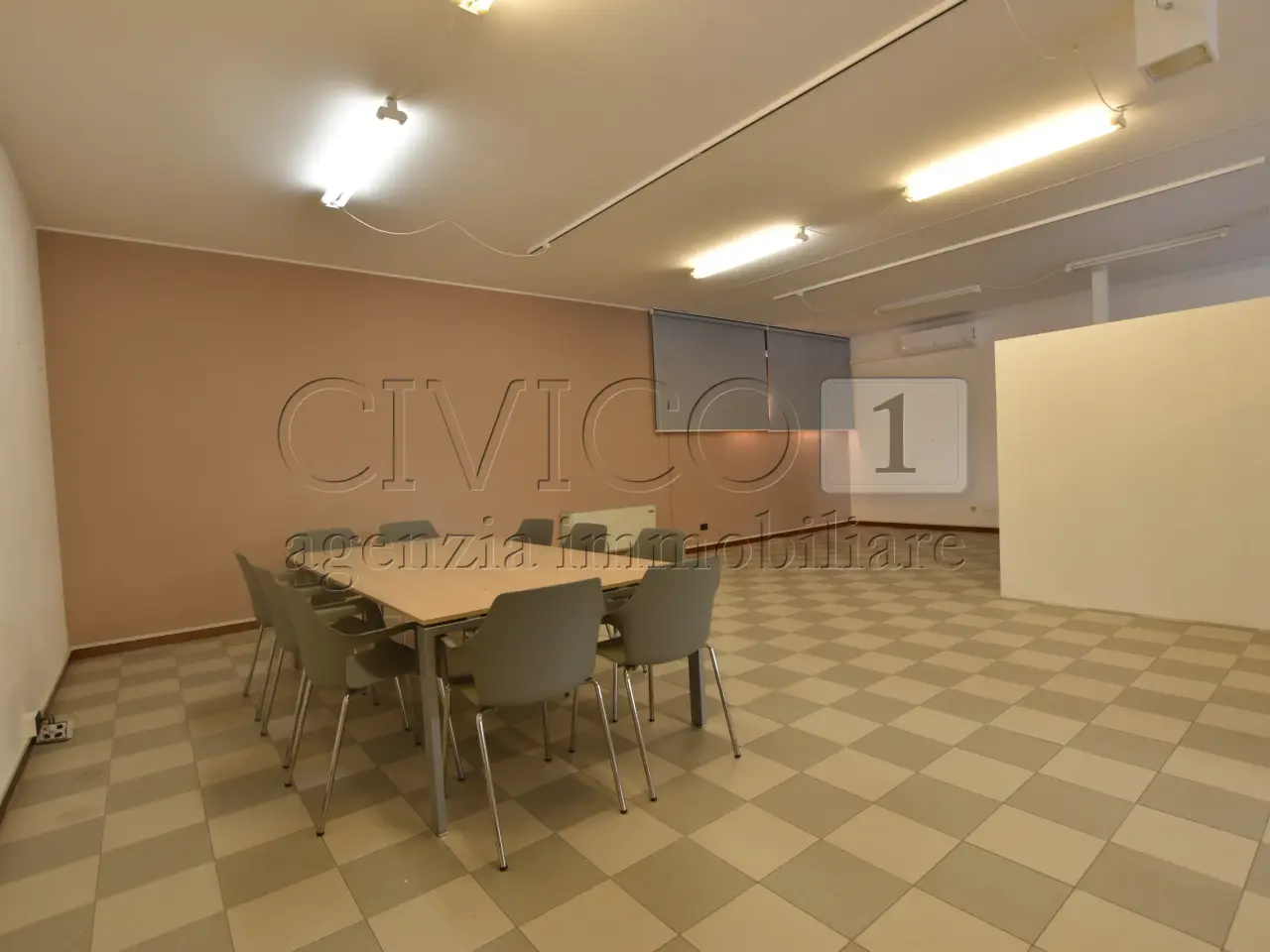 Palazzina commerciale in Viale Strasburgo, Rubano, {3} - Foto 1