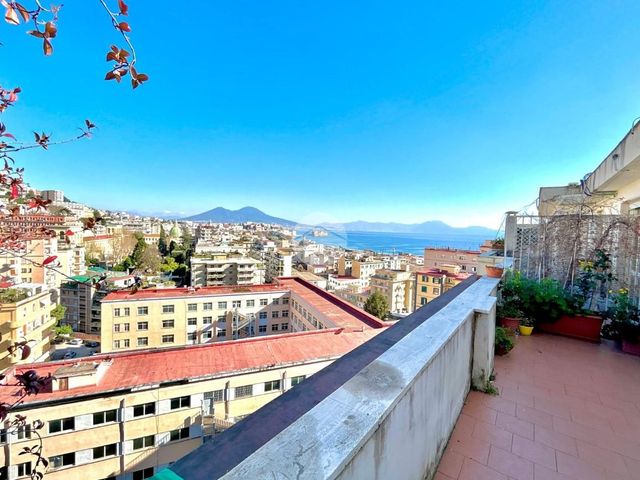 4-room flat in Via Andrea d'Isernia 38, Napoli - Photo 1