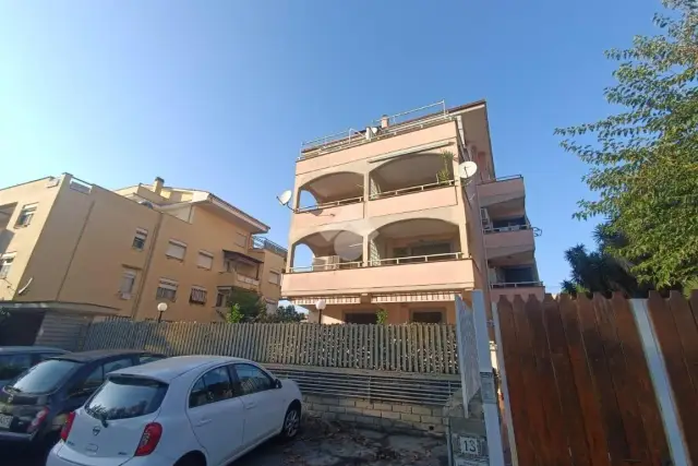 Vierzimmerwohnung in Via Rucellai 15, Santa Marinella - Foto 1