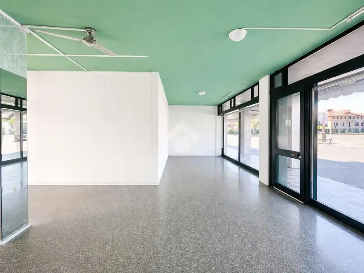 Negozio in Via Podgora 9, Castelfranco Veneto, {3} - Foto 2