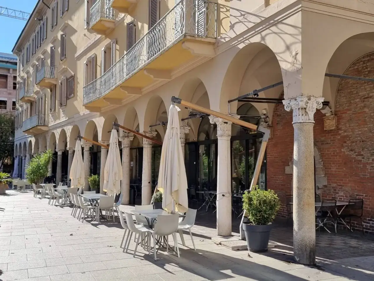 Negozio in Piazza Antonio Stradivari 18, Cremona, {3} - Foto 1