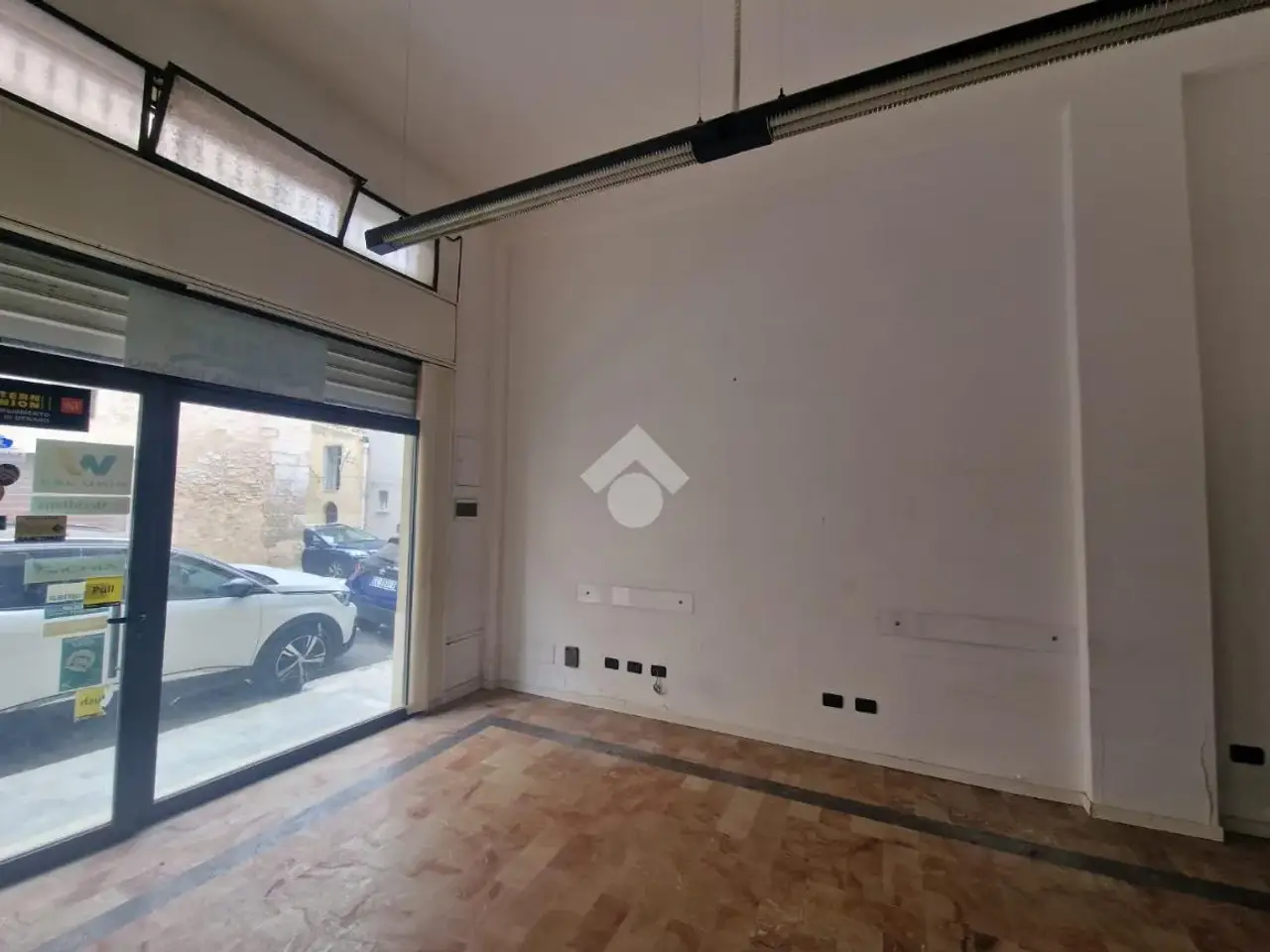 Negozio in Via Commendatore Navarra 16, Alcamo, {3} - Foto 2