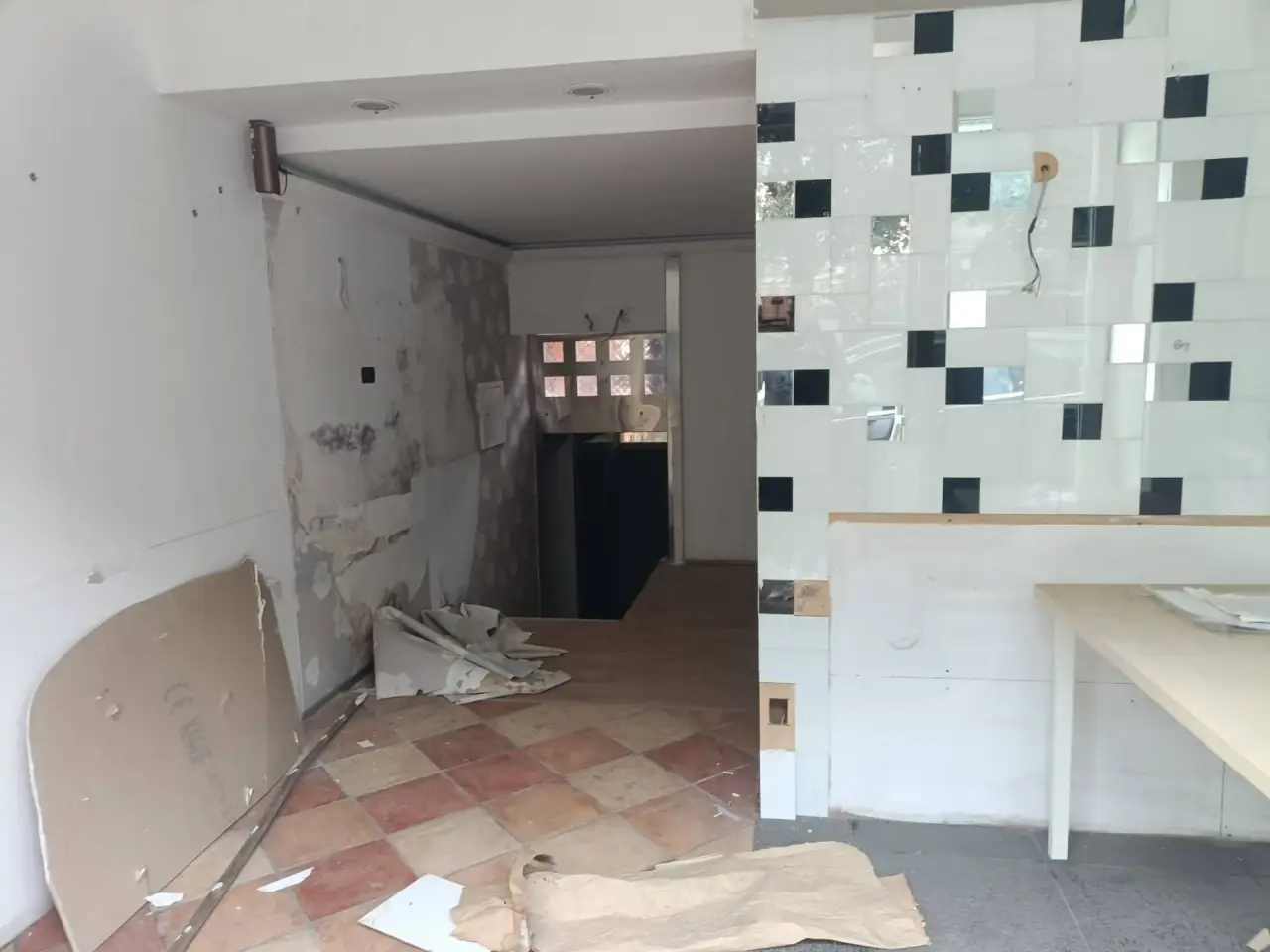 Negozio in Viale Guglielmo Marconi 10/a, Cava De' Tirreni, {3} - Foto 1