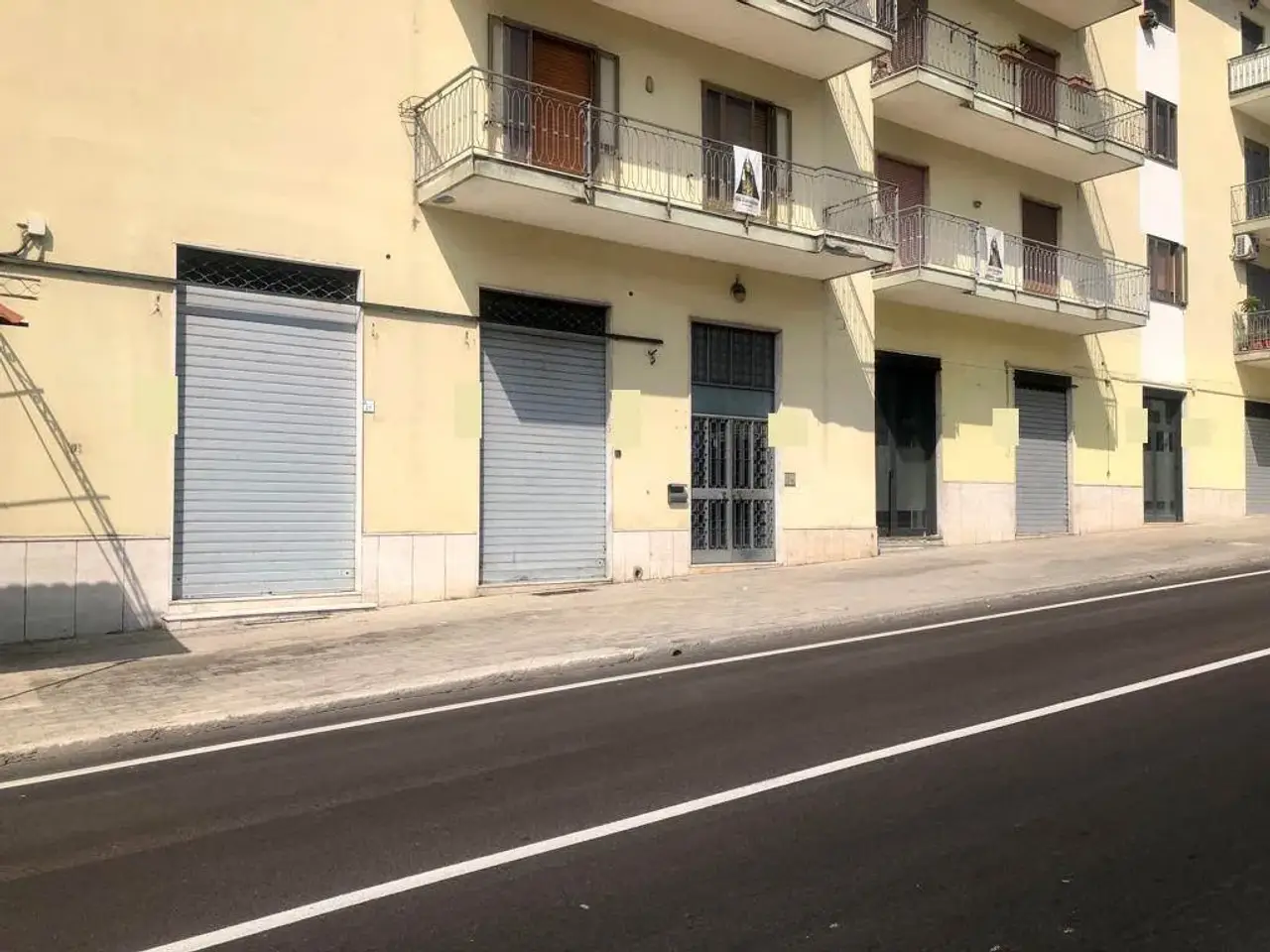 Negozio in Via S. Andrea, Baronissi, {3} - Foto 1
