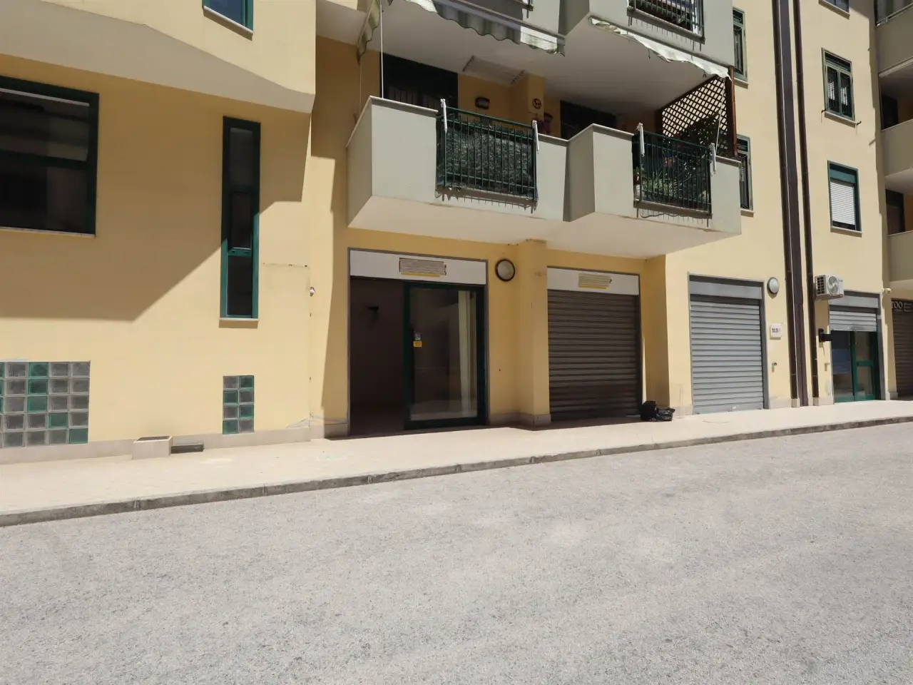 Negozio in Viale Europa, San Prisco, {3} - Foto 2