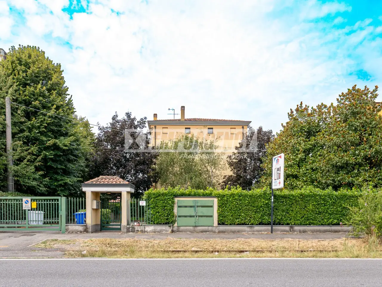 Magazzino in Via dei Giovi 97, Cormano, {3} - Foto 1