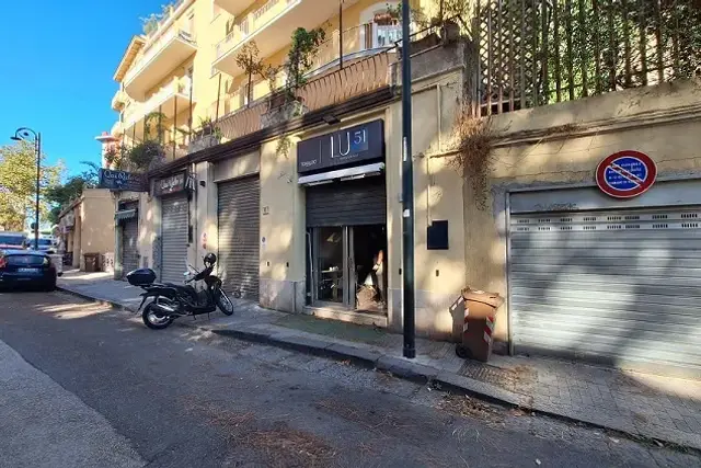 Shop in Via Luigia Sanfelice, Napoli - Photo 1