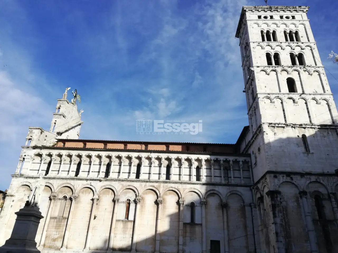 Palazzina commerciale in , Lucca, {3} - Foto 2