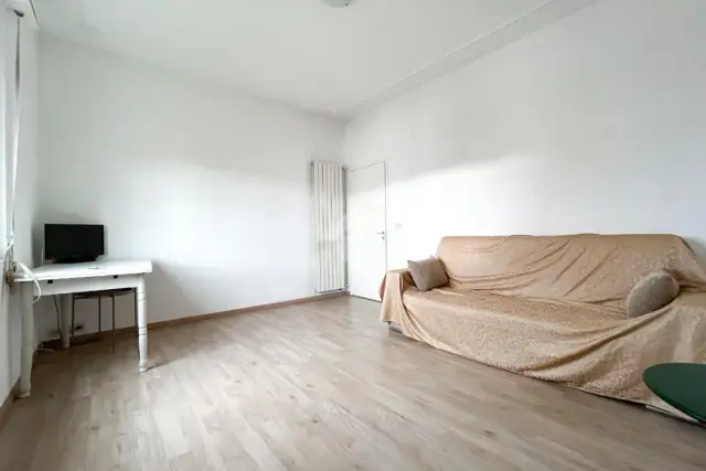 4-room flat in Via Montegrappa 48, Massa - Photo 1