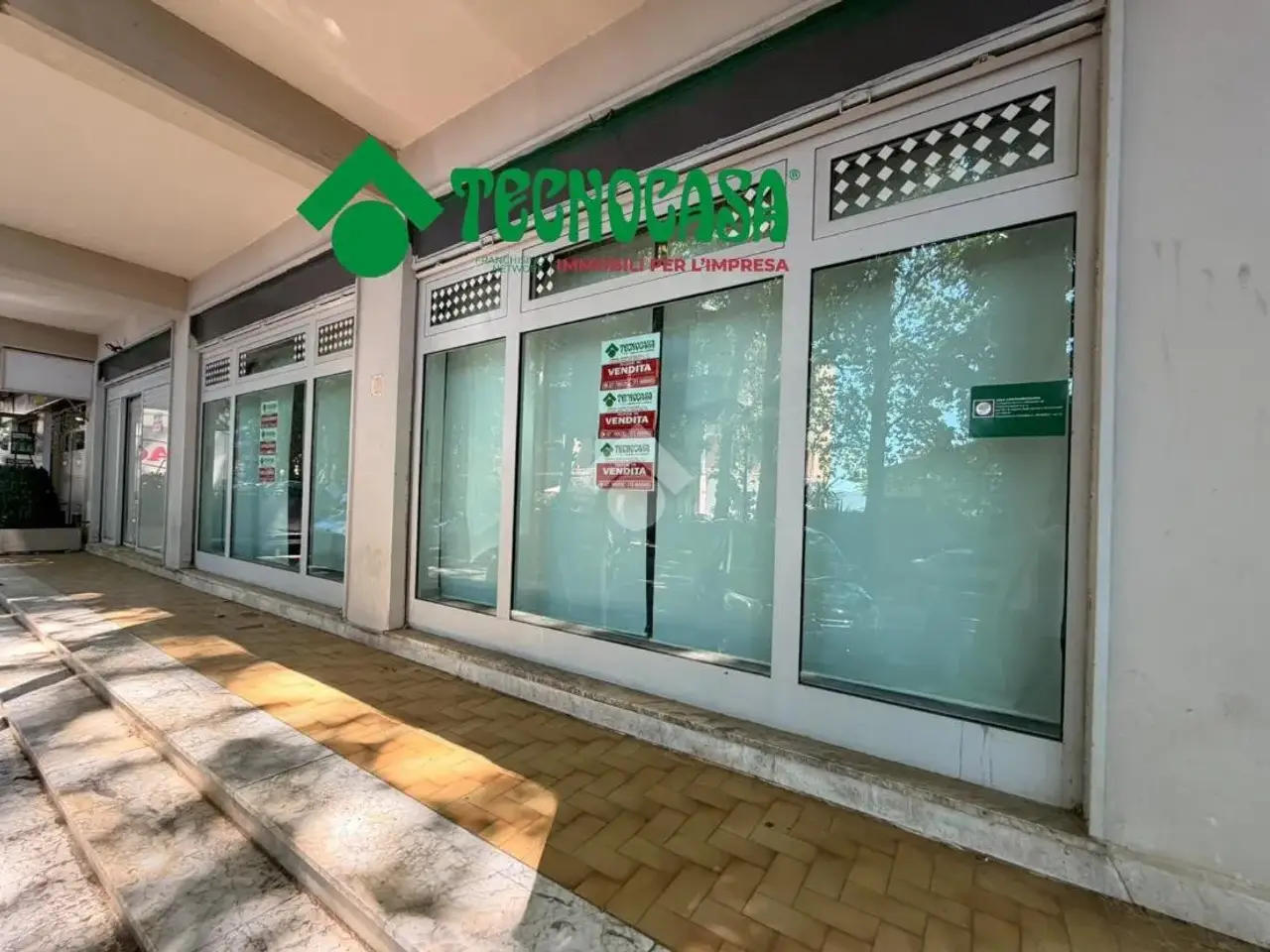 Negozio in Viale S. Modestino, Mercogliano, {3} - Foto 1