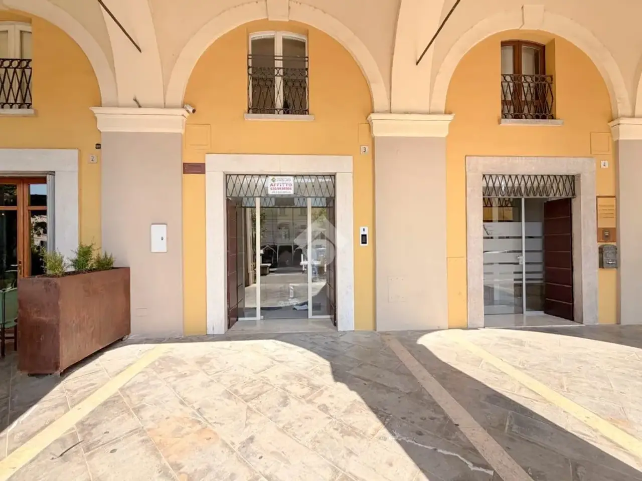 Negozio in Piazza Giuseppe Garibaldi 3, Quinzano D'Oglio, {3} - Foto 1