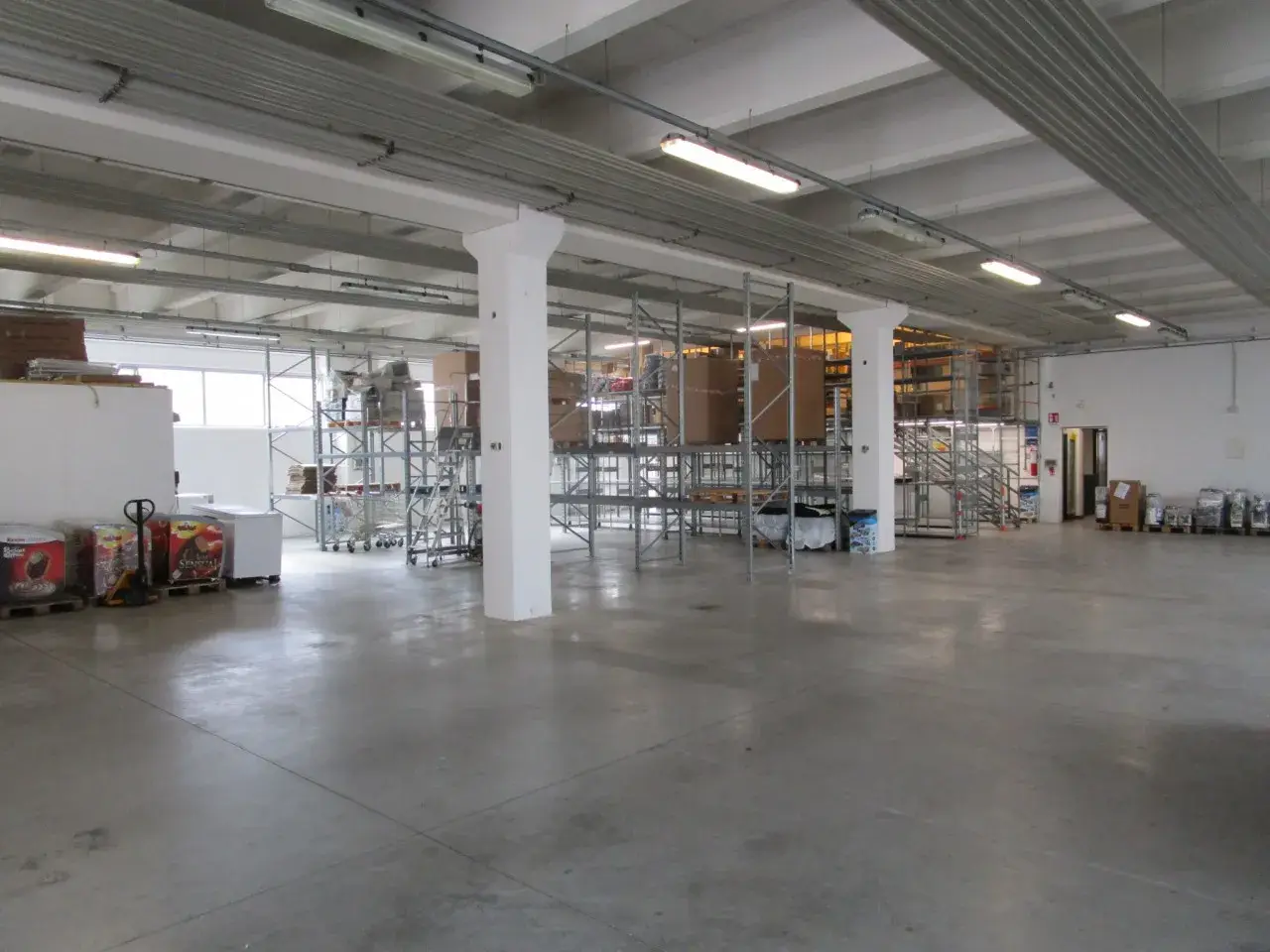 Capannone in Viale del Lavoro, Vigonza, {3} - Foto 2