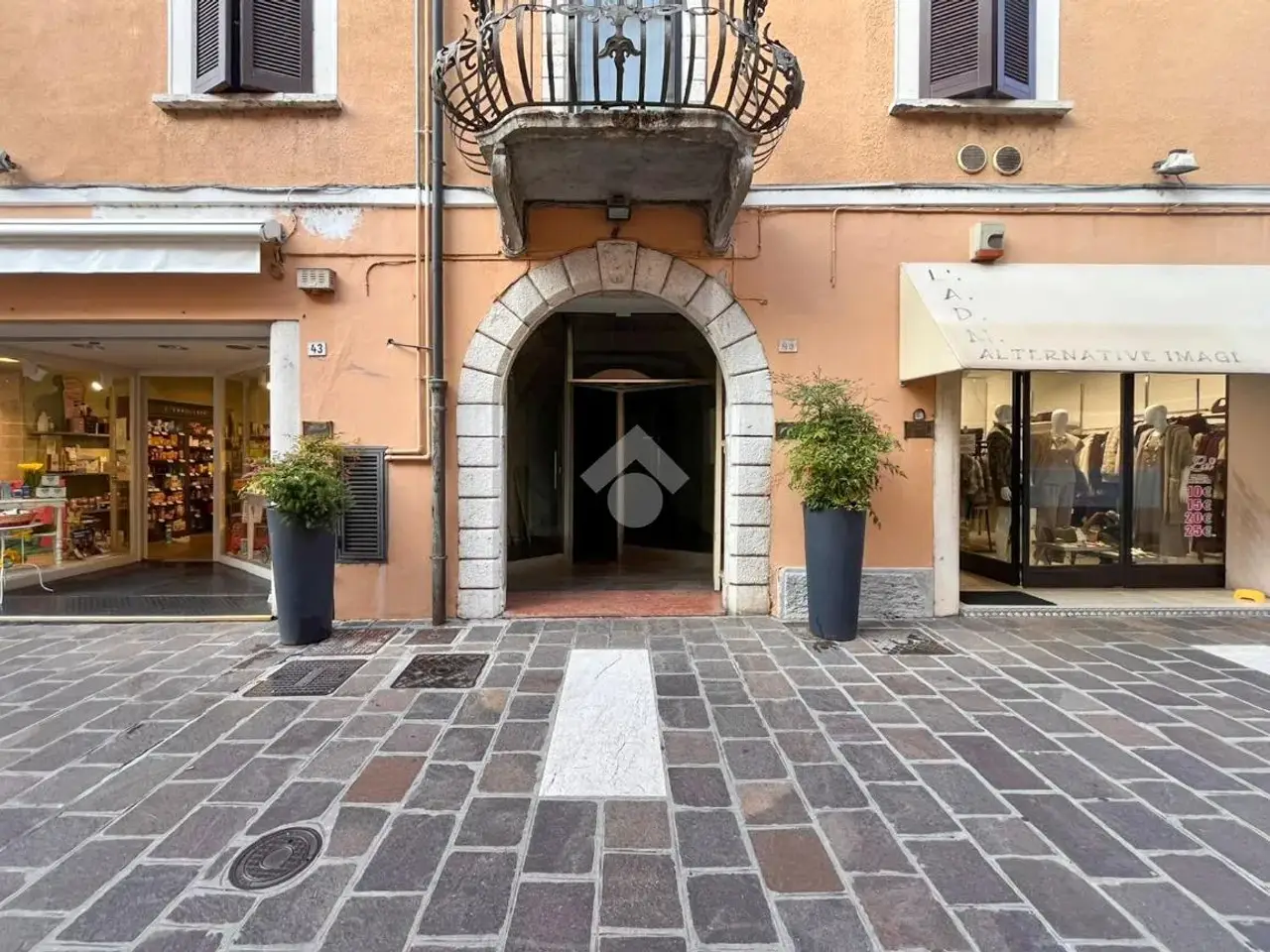 Negozio in Via Santa Maria 45, Desenzano del Garda, {3} - Foto 1