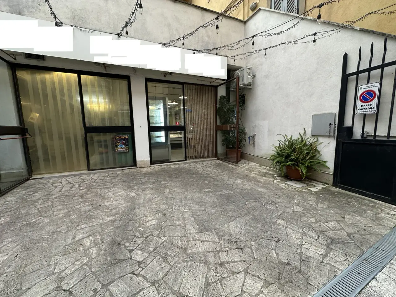 Negozio in Via Orlando Ferrazza, Genzano Di Roma, {3} - Foto 1