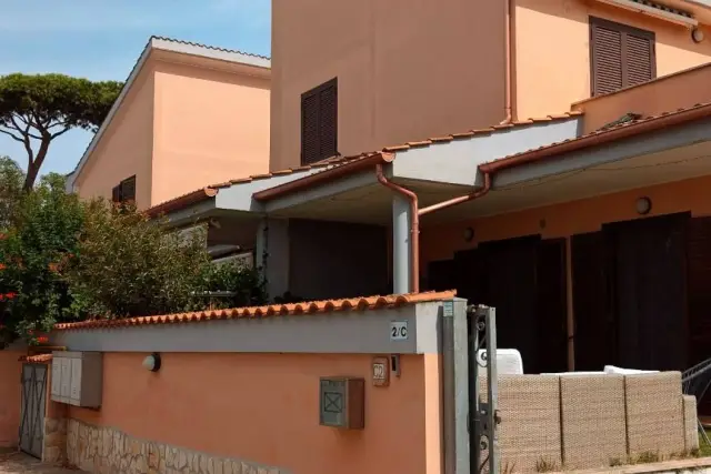 Terraced house, Ardea - Photo 1